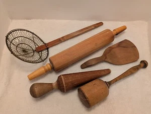 Vintage Holz Küchenutensilien Set rustikal primitiv Küchendeko 5 Einzelstücke - Bild 1 von 14