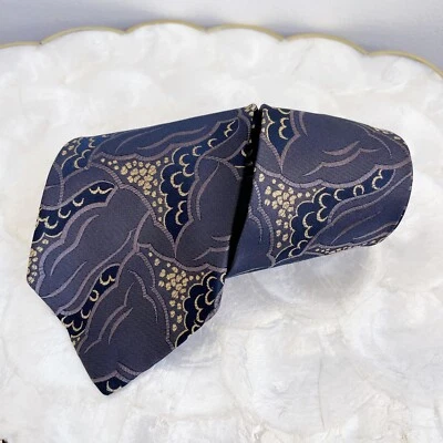 Elegante corbata de seda italiana bordada floral negra y dorada hecha a mano 57 1/2" Foto 1 de 4