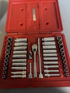 Mac Tools 44 Piece 1/4" Drive Socket Set SAE And Metric 6 Point Shallow And Deep - Bild 1 von 2