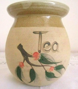 Vintage Aust. Pottery Yarrabar Dubbo Andrew Robbins Tea Caddy Red Flowering Gum - Imagen 1 de 5