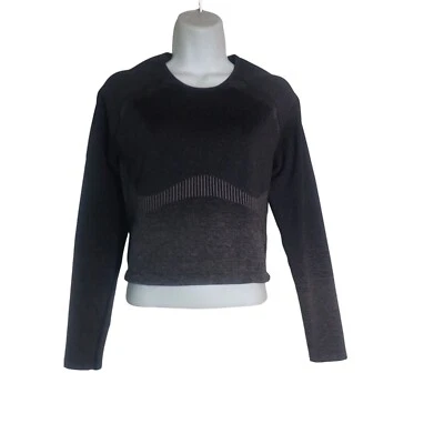 Top corto Fabletics para mujer manga larga deportivo a rayas ombre rendimiento M negro Foto 1 de 4