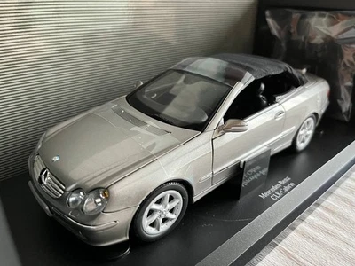 Kyosho 1:18 Mercedes Benz CLK Cabrio W209 Grey Metallic - Mercedes Dealer Box - Immagine 1 di 4