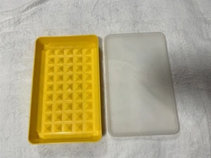 VINTAGE TUPPERWARE CONTAINER WITH LID YELLOW 1292-7 BACON DELI MEATS MARINADE - Picture 1 of 7
