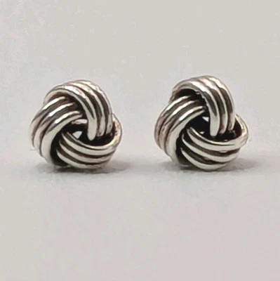 Mini Pendientes Nudo Plata Esterlina Oxidados 925 Simbolismo Victoriano Joyería Foto 1 de 4