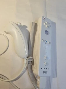 Nintendo Wii Wiimote and Nunchuck Controller Set Combo Working TESTED - Picture 1 of 6