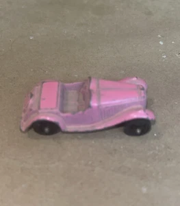 PINK TOOTSIE METAL TOYCAR 2" MG SPORTSCAR USA  - Picture 1 of 9