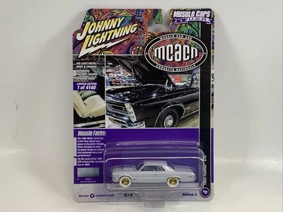 Johnny Lightning White Lightning 1965 Pontiac GTO 1:64 - Image 1 of 4