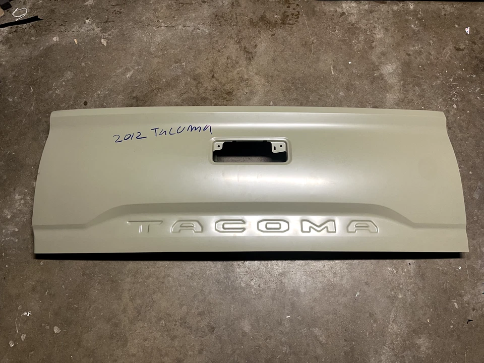 Toyota Tacoma 2016-2023 puerta trasera Foto 1 de 1