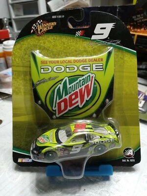 Winners Circle Kasey Kahne Mountain Dew 新秀条纹 1: 64 压铸汽车 — 第 1/4 张图片