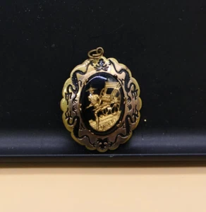 Vintage Asian reversed painted brooch of man pulling rickshaw. - Picture 1 of 5