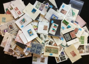 AUSTRALIA ex dealers stock in 137 packets, priced to sell at $270  quantity (Z6) - Picture 1 of 7