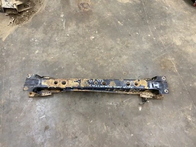 Pickup Nissan 1986-1997 2x2 cuadro trasero travesaño sobre diferencial trasero Foto 1 de 4