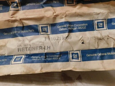 1021959 1990-93 PONTIAC TRANS SPORT BODY MLDG retenedor Foto 1 de 4