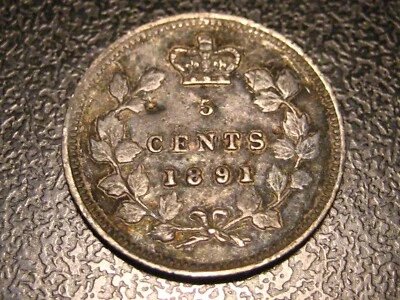 1891 Obverse 2 Canadian Five Cent 92% Silver Piece XF - Image 1 of 4