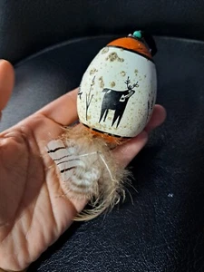 Native American Hand-Painted Egg Shell Feathered Ornament - Animals Preowned - Picture 1 of 6
