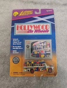 JOHNNY LIGHTNING HOLLYWOOD ON WHEELS THE PARTRIDGE FAMILY BUS UNOPENED - Picture 1 of 5
