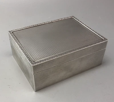 Caja de cigarrillos de plata maciza de calidad A & J Zimmerman Birmingham 1921 642 g BGEZX Foto 1 de 4