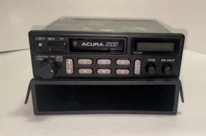 1990-1991 Acura Integra 1000 08A01-102-310 radio - Picture 1 of 7