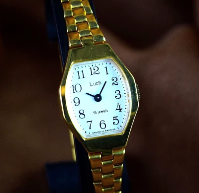 Luch Vintage Women's Watch Soviet Mechanical Ladies Wrist Watch 15 Jewels - Image 1 of 4