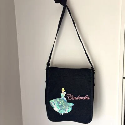 Disney Cenicienta Lentejuelas Inversas Bandolera Azul Denim Cartera/Bolso 12"x9.5"x3" Foto 1 de 4