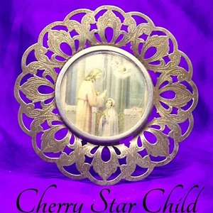 Vintage lace cut metal frame set with Christ anointing a child religious image - Picture 1 of 5