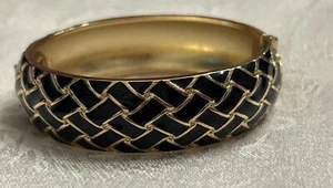 lilly pulitzer Hinged Clamp Navy And Gold Basket weave bracelet - Picture 1 of 7