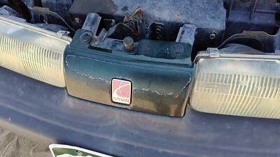 Saturn Sl1 1997 parrilla delantera OEM verde Foto 1 de 4