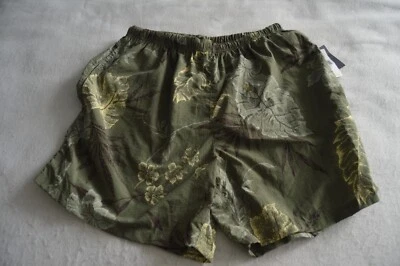 Bañador Nautica verde militar, estampado floral y hojas nailon XL NUEVO CON ETIQUETAS Foto 1 de 4