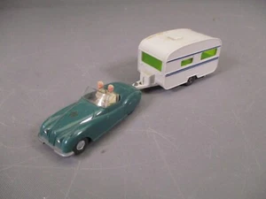 LQ1763 WIKING 20/5K Train Ho 1/87 1:87 Voiture Jaguar sport cabriolet + caravane - Bild 1 von 6