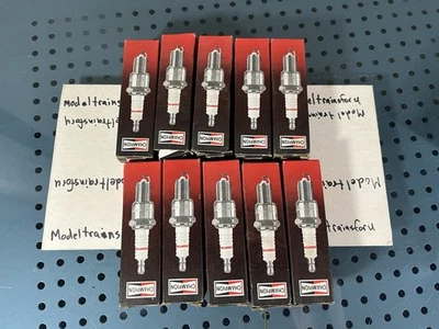 (10) NOS Champion 31 RN14MC5 Copper Plus Spark Plugs New Old Stock - Image 1 of 4