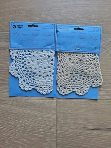 2 Häkeldeckchen im viktorianischen Stil 8",10" rund Baumwolle Hobby Lobby Handwerk Puppenhaus - Bild 1 von 3