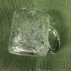 McDonalds BATMAN  DC Comics FOREVER featuring The Riddler 3D Glass Mug Cup 1995  - Picture 1 of 7