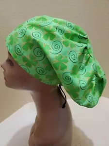 Cappello/cappello scrub chirurgico Clover Metallic Outline donna Euro/Chef fatto a mano - Foto 1 di 4