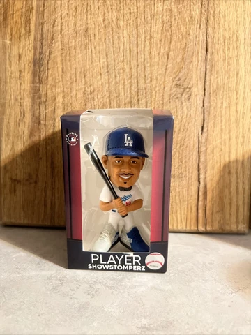Mookie Betts Los Angeles Dodgers Vinyl Showstomperz Bobblehead New In Box MLB Cover