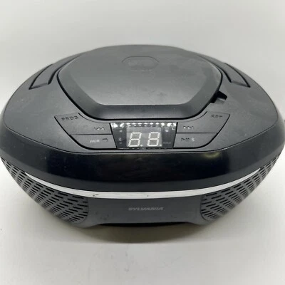 Sylvania CD / AM FM Radio Boombox AC Plug & Battery Model SRCD202DG  - Изображение 1 из 4