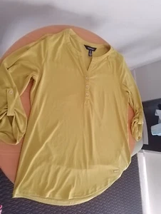 Ellen Tracey Top Blouse Shirt Size Medium Roll Tab 3/4 Sleeves Chartreuse Yellow - Picture 1 of 11