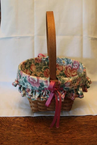 Vintage Longaberger Basket with Floral Liner and Pink Bows 1993 Cover