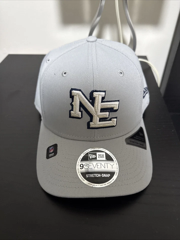New England Patriots Rivalries Collection 2025 9SEVENTY Sombrero Ajustable NUEVO Gris Foto 1 de 4