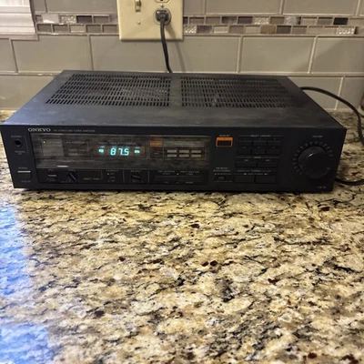 Onkyo TX-15 AM/FM Stereo Tuner Digital Display, Black. Works Good Read! - Image 1 of 4