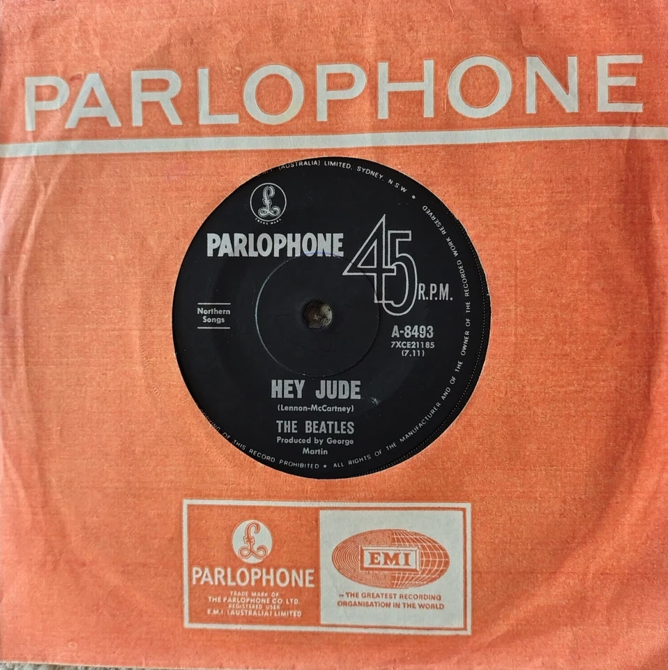 The Beatles - Hey Jude/Revolution VINYL 7" Single- First Pressing  - Image 1 of 3