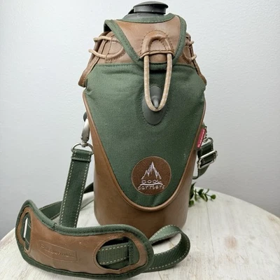 Portadores frescos Rubbermaid vintage con botella de agua original 20 oz verde con correa Foto 1 de 4