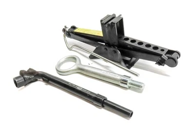 15-23 LAND ROVER DISCOVERY SPORT L550 GATO DE TIJERA PARA NEUMÁTICOS con ojo de remolque y llave de tuercas Foto 1 de 4