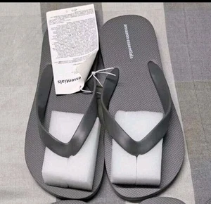 Sandalias chanclas Amazon Essentials para niños grises talla 5 jóvenes unisex nuevas - Imagen 1 de 4