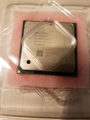 Intel Celeron D 325 256 KB L2 Cache FSB 533 MHz 2.53 GHz Socket 478 CPU  SL7KY - Image 1 of 4