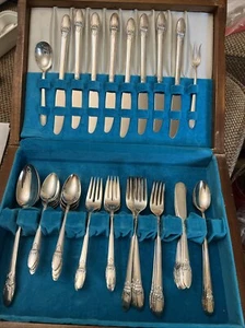 Rogers First Love Grille Set Srv for 8 ++ Serving pcs Silver Silverplate 52 Pcs - Picture 1 of 9