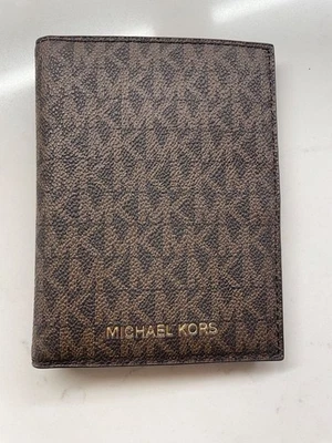TOTALMENTE NUEVO Michael Kors Marrón Jet Set Pasaporte Billetera Foto 1 de 4