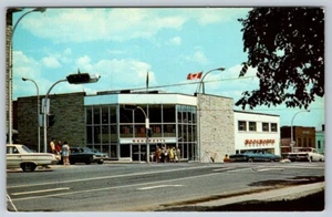 Woolworth’s, Canada Road, Edmundston, New Brunswick, Vintage Chrome Postcard - Picture 1 of 2