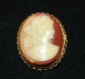 Broche/broche vintage tipo camafeo tono dorado. J32strd* - Imagen 1 de 6
