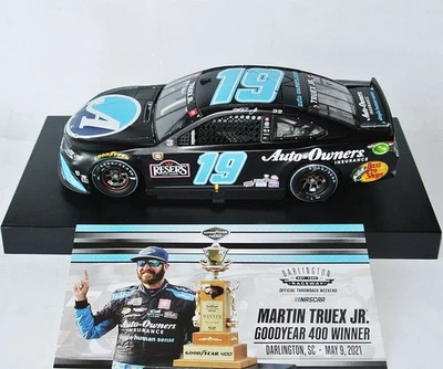 2021 Toyota Nascar #19 - Auto-Owners  - Martin Truex jr -  1:24 Darlington Win - Bild 1 von 4