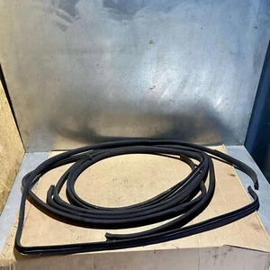 Mercedes-Benz W210 Front & Rear Door Sill Rubber Trim Set Black - Foto 1 di 10